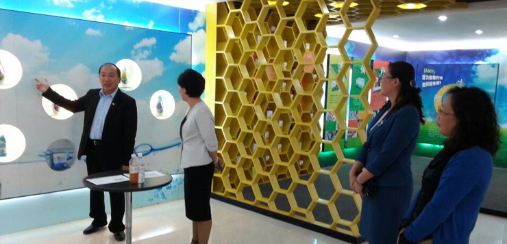 青岛市黄岛区妇联领导访问1277星际电子游戏(中国)总部